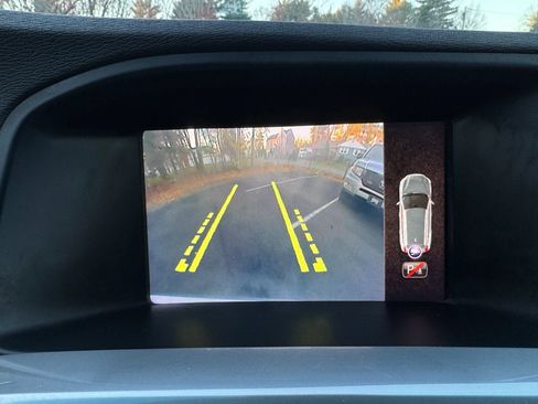 Used 2018 Volvo V60 T5 Cross Country w/ Convenience Package image 23