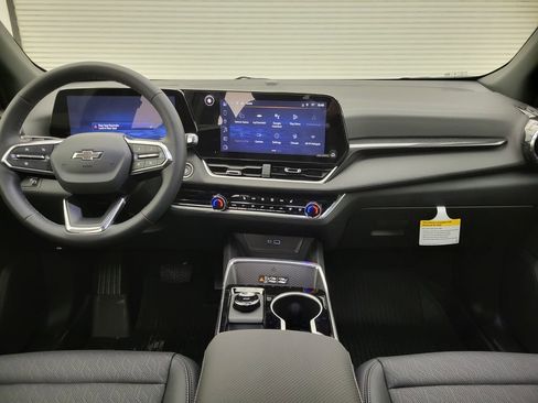 New 2026 Chevrolet Equinox LT w/ Convenience Package II FWD image 42