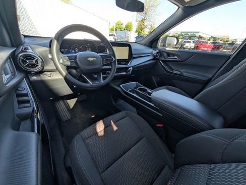 Used 2025 Chevrolet Equinox LT AWD/4WD image 6