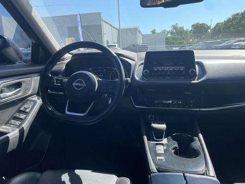 Used 2023 Nissan Rogue SL FWD image 11