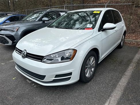 Used 2017 Volkswagen Golf S image 3