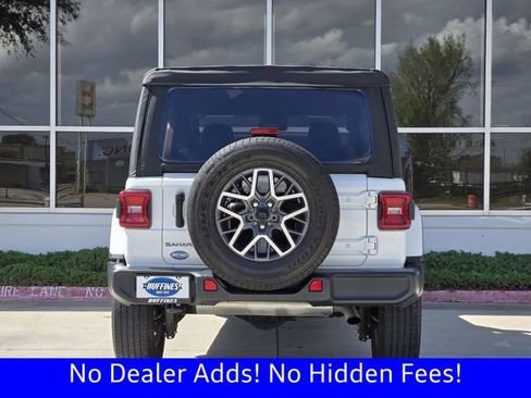 Certified 2025 Jeep Wrangler Sahara w/ Technology Group image 6