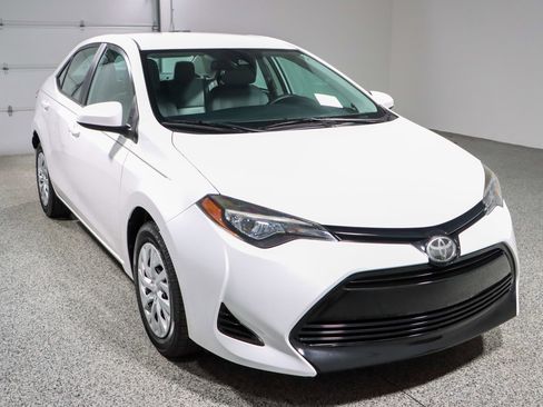 Used 2019 Toyota Corolla LE image 5