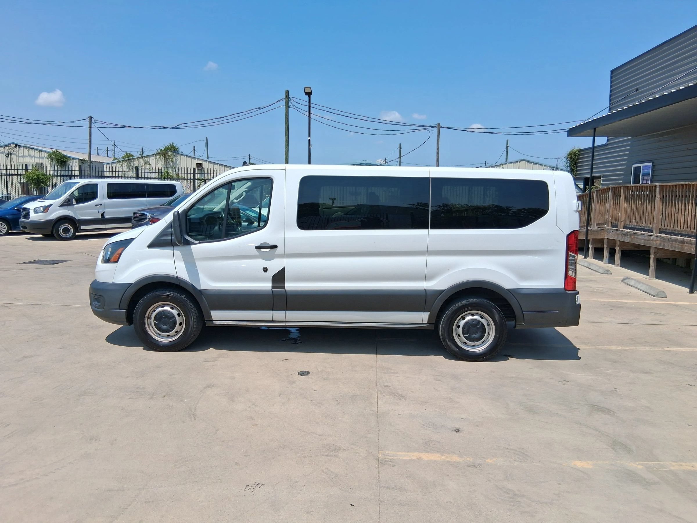 Used 2020 Ford Transit 150 XL RWD image 3