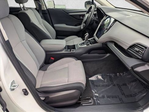 Used 2025 Subaru Outback Premium image 19