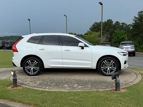 Used 2021 Volvo XC60 T5 Momentum FWD image 8