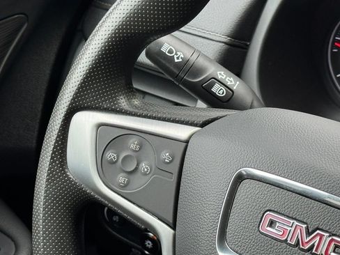 Used 2024 GMC Terrain SLE AWD/4WD image 20