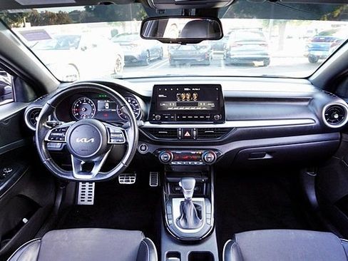 Used 2022 Kia Forte GT-Line w/ GT-Line Premium Package image 18