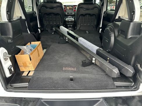 Used 2019 Jeep Wrangler Unlimited Rubicon image 14