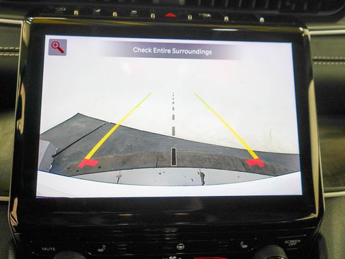 Used 2023 Jeep Grand Cherokee Limited w/ Black Appearance Package image 28