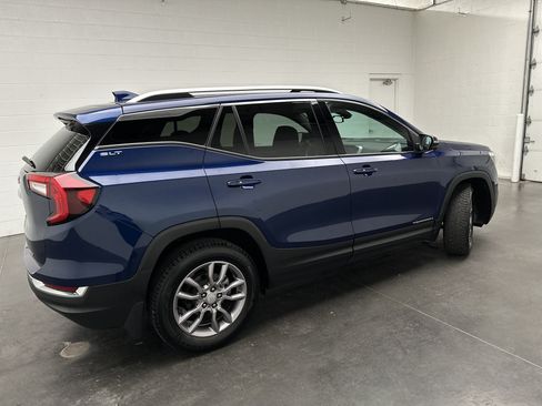 Used 2022 GMC Terrain SLT w/ LPO, Floor Liner Package AWD/4WD image 8