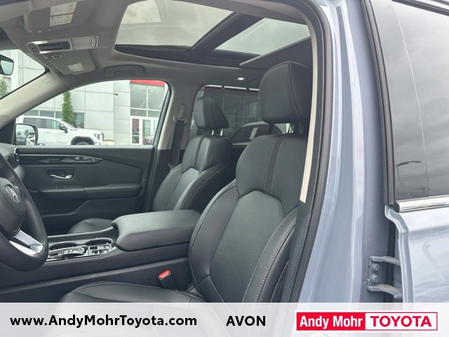 Used 2025 Honda Pilot Touring image 10