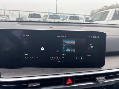 Used 2025 Kia Sorento SX image 12