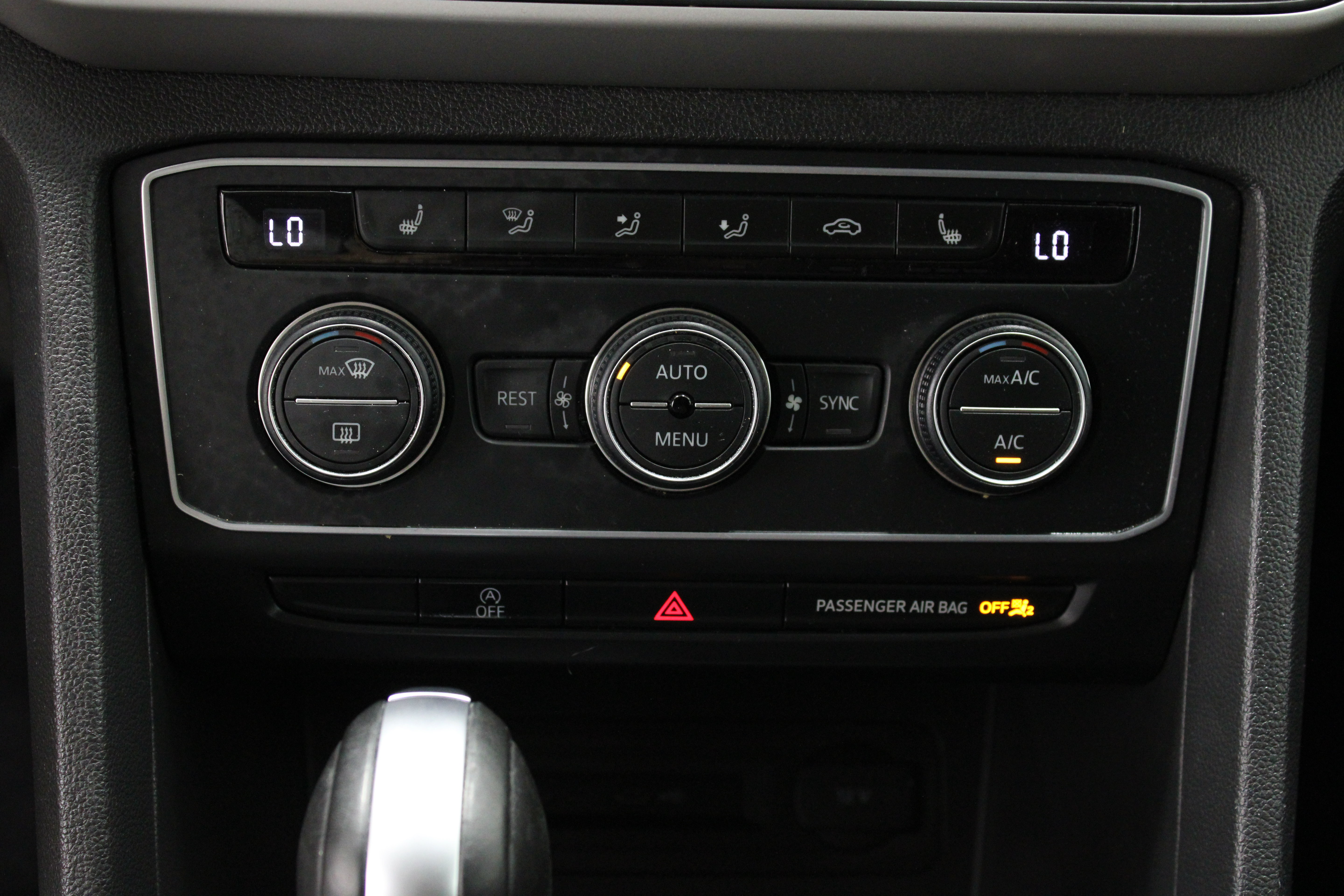 Used 2021 Volkswagen Atlas SE w/ Panoramic Sunroof Package FWD image 20