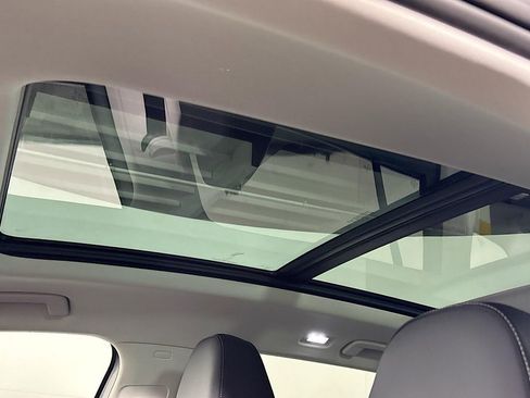 New 2026 Volkswagen Tiguan SE image 18