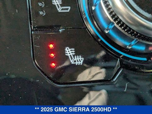 New 2025 GMC Sierra 2500 Denali w/ Denali Reserve Package image 27