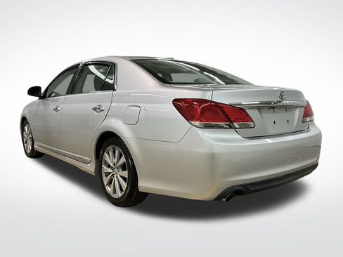 Used 2012 Toyota Avalon Limited image 2