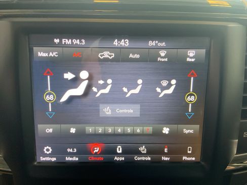 Used 2018 RAM 3500 Big Horn w/ Sport Appearance Group AWD/4WD image 17