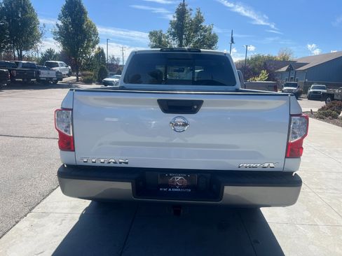 Used 2018 Nissan Titan PRO-4X image 9
