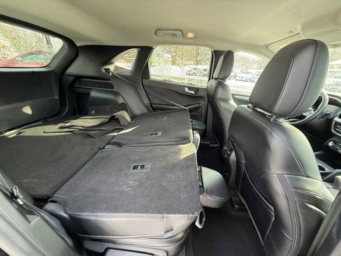 Used 2025 Ford Escape Platinum image 33