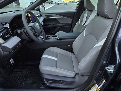 Used 2026 Toyota Camry SE w/ Convenience Package FWD image 15