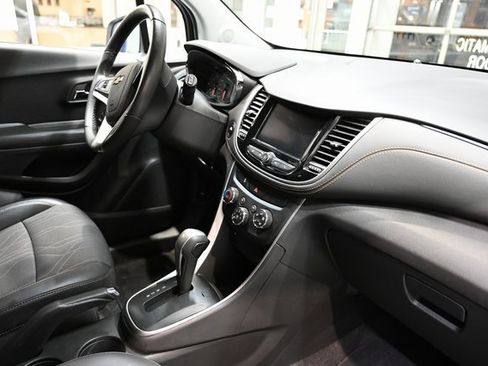 Used 2022 Chevrolet Trax LT w/ Driver Confidence Package image 13