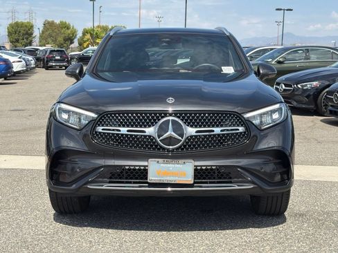 Used 2026 Mercedes-Benz GLC 300 image 3