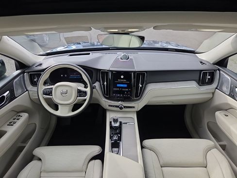 Certified 2023 Volvo XC60 B5 Ultimate image 5