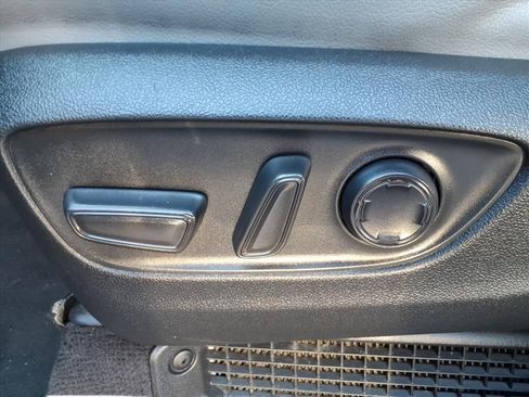 Used 2023 Toyota Sienna XLE image 12