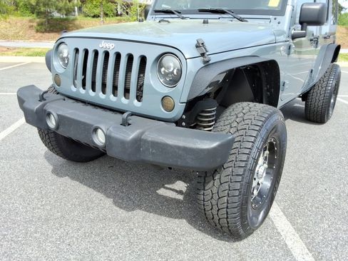 Used 2015 Jeep Wrangler Unlimited Sport w/ Quick Order Package 24S AWD/4WD image 9