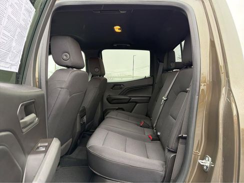 Used 2023 Chevrolet Colorado Trail Boss w/ Technology Package AWD/4WD image 32