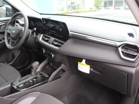 New 2026 Chevrolet TrailBlazer LS w/ LS Convenience Package AWD/4WD image 14
