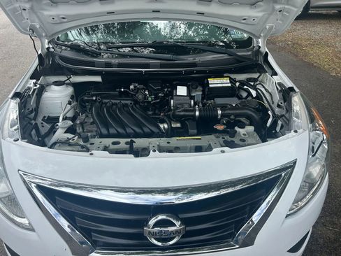 Used 2015 Nissan Versa S FWD image 5