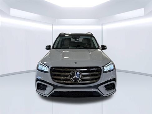 Used 2024 Mercedes-Benz GLS 450 4MATIC image 11