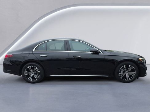 New 2026 Mercedes-Benz E 350 4MATIC Sedan image 3