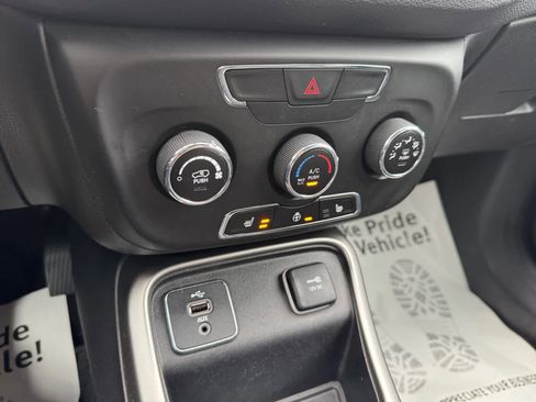 Used 2018 Jeep Compass Latitude w/ Cold Weather Group image 20