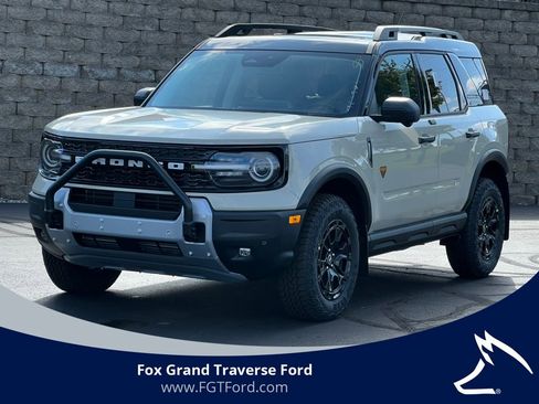 Used 2025 Ford Bronco Sport Badlands w/ Sasquatch Badlands Package image 1