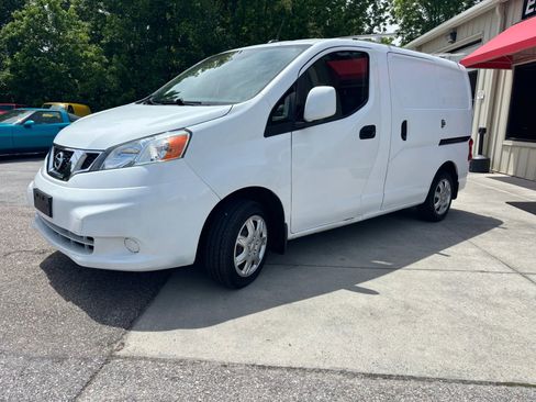 Used 2017 Nissan NV200 SV w/ Technology Package FWD image 3