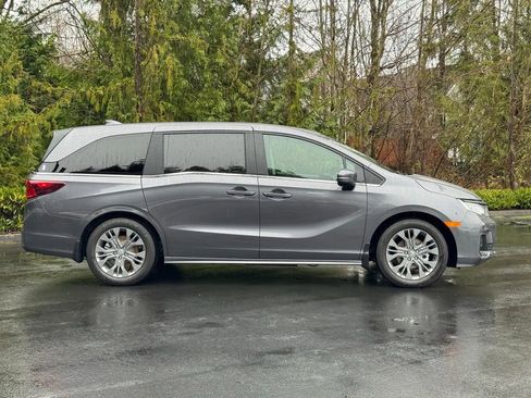 New 2026 Honda Odyssey Touring image 28