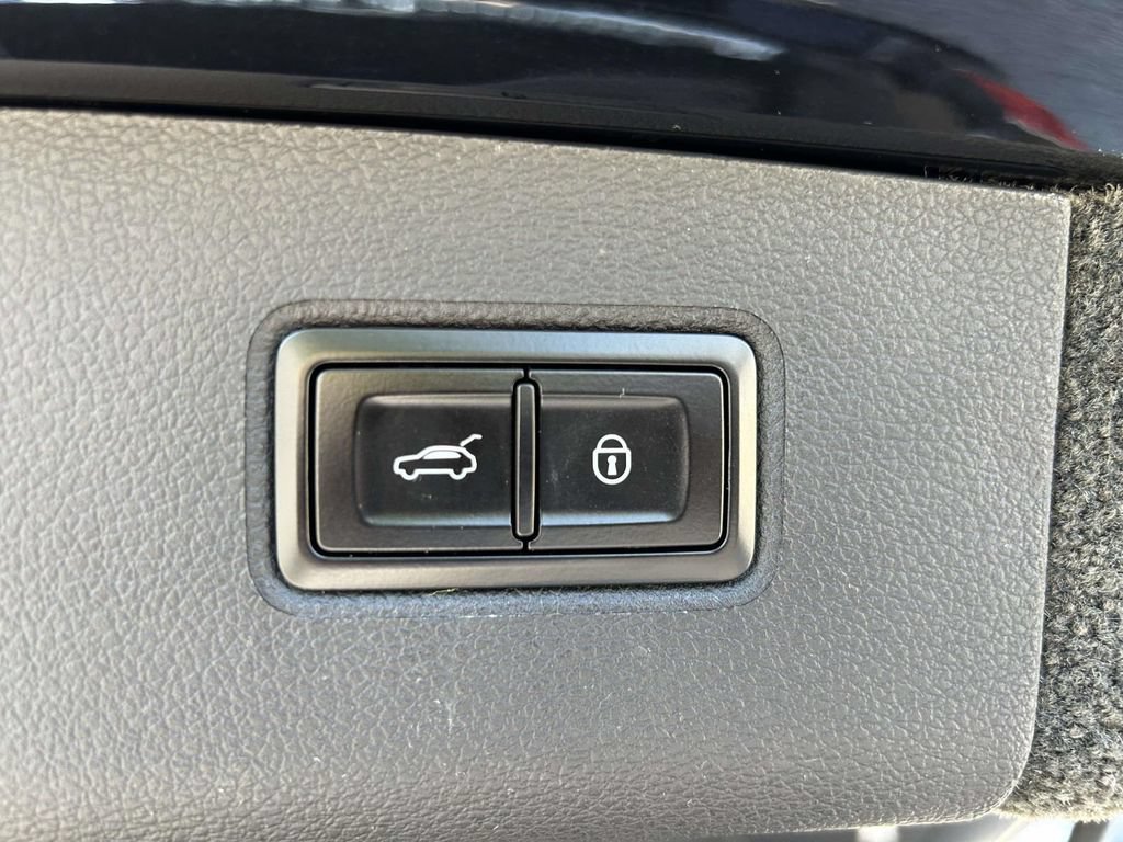 Used 2019 Bentley Bentayga AWD/4WD image 12