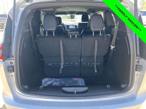 New 2026 Chrysler Pacifica Select image 9