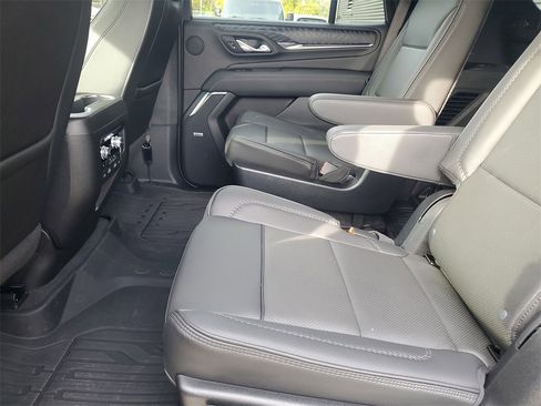 Used 2024 GMC Yukon Denali w/ Denali Reserve Package image 20