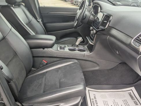 Used 2022 Jeep Grand Cherokee Laredo X AWD/4WD image 31