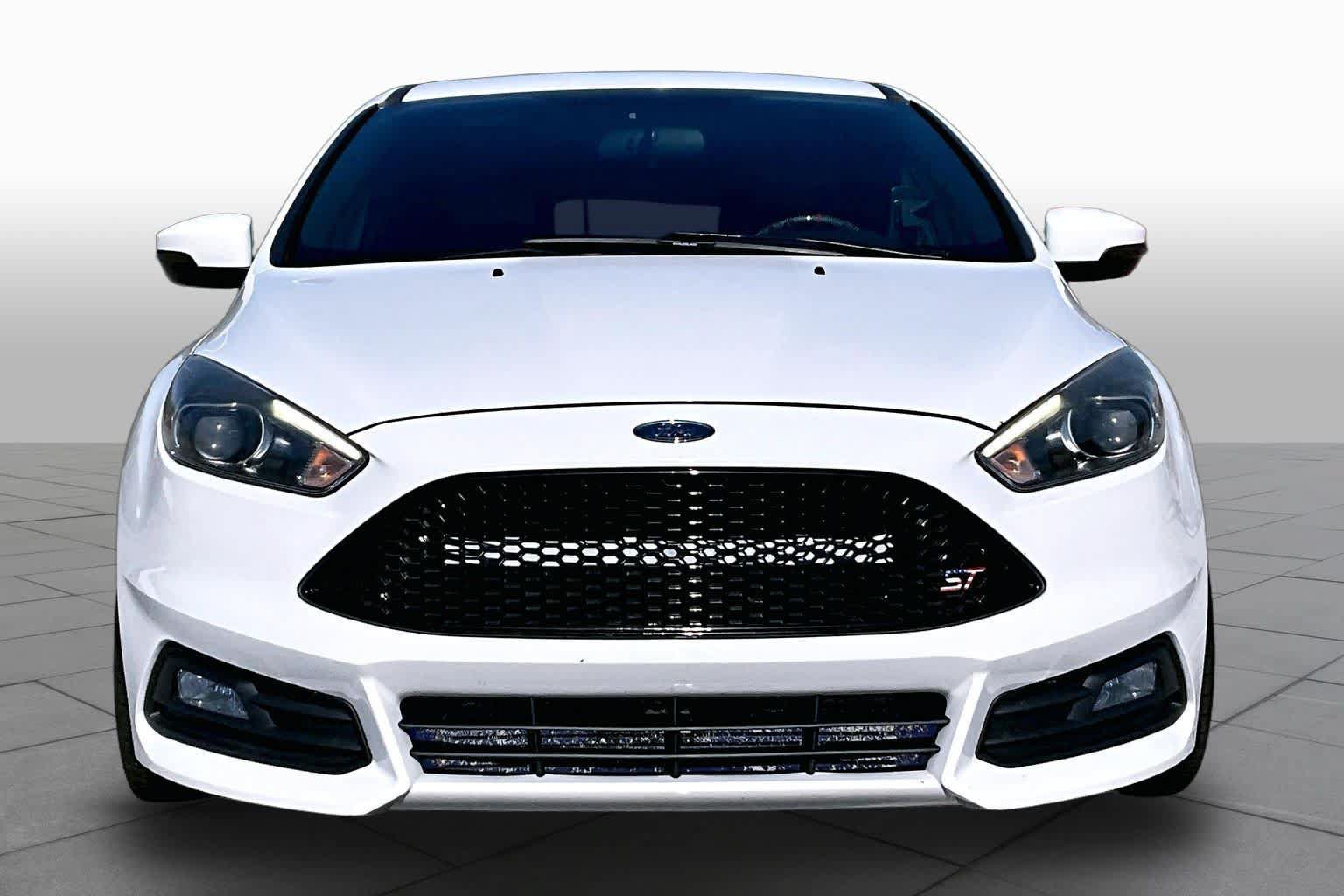 Used 2017 Ford Focus ST w/ Equipment Group 401A FWD image 4