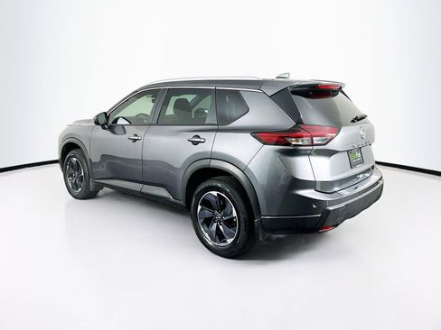 Used 2025 Nissan Rogue SV w/ SV Premium Package image 5