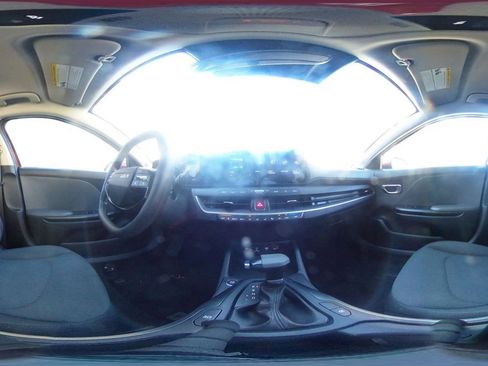 Used 2025 Kia K4 LXS image 44