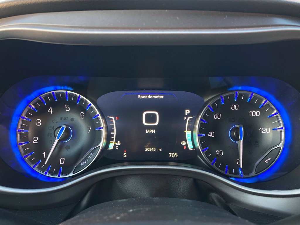 Used 2026 Chrysler Pacifica Select FWD image 16
