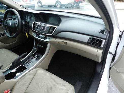 Used 2015 Honda Accord LX image 13