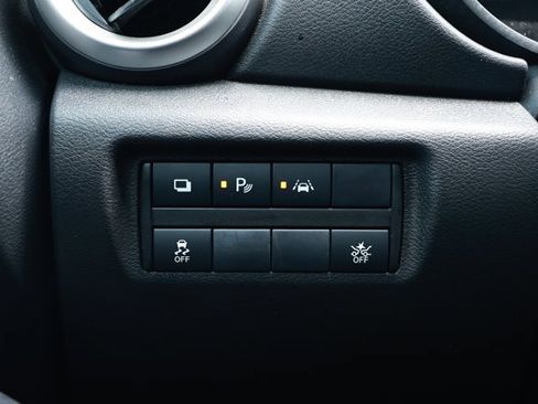 Used 2022 Nissan Versa S FWD image 14