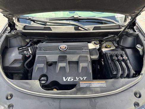 Used 2016 Cadillac SRX Luxury FWD image 6